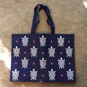 Vera Bradley market tote in sea turtles